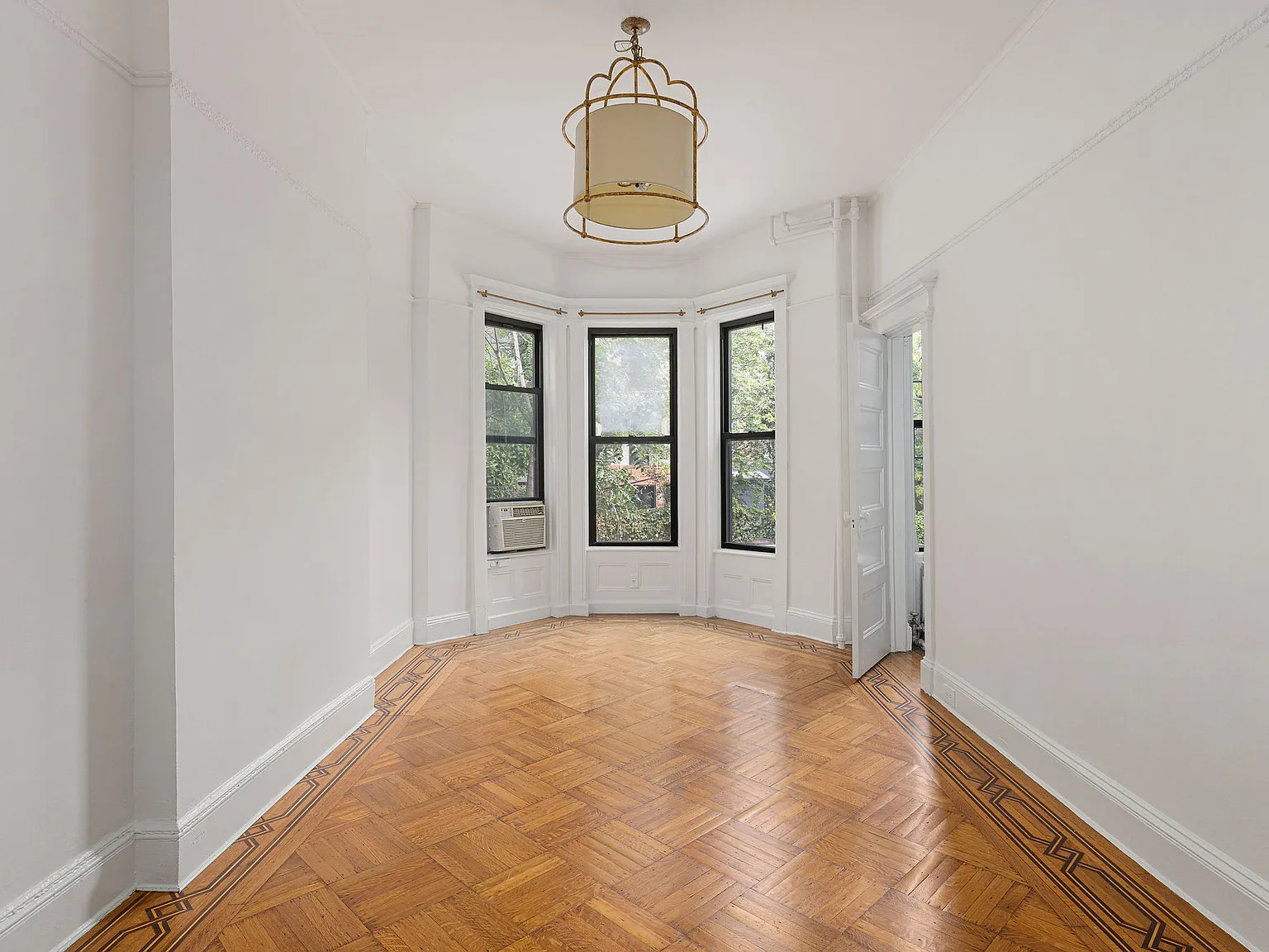 597 Jefferson Avenue — Photo 3