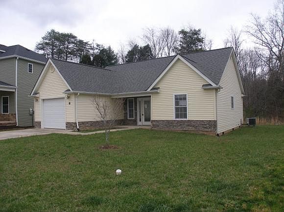 1st image of 230 Bradford Ln
