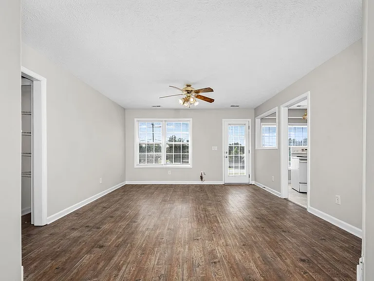 9002 Macbeth Dr — Photo 15