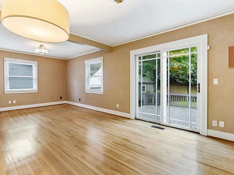 2605 NE 35th Ave — Photo 16