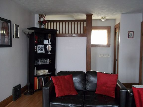 Stairway-original woodwork