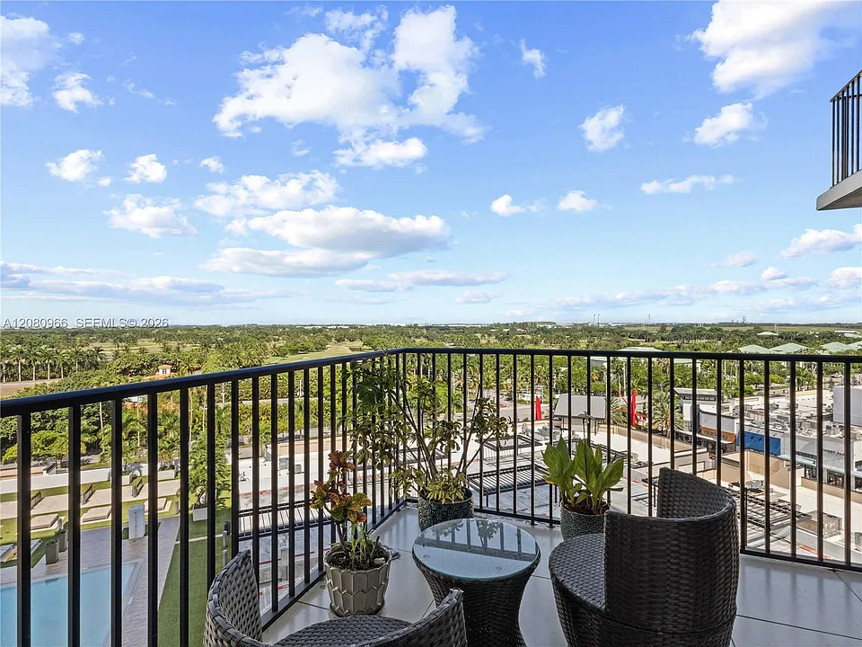 5252 NW 85th Ave #808