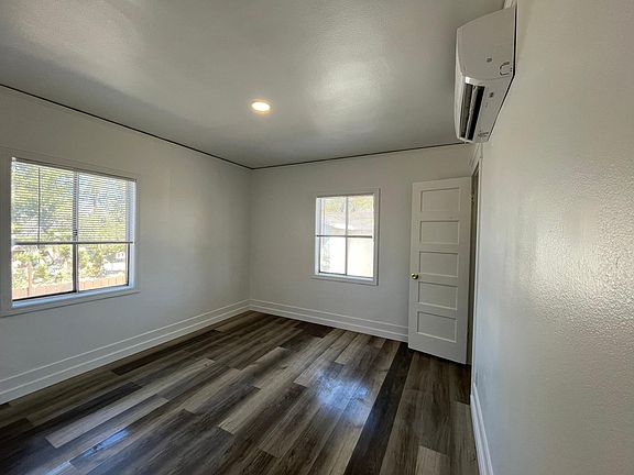 3rd image of 15409 5th St