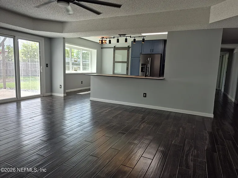552 William Paca St — Photo 5