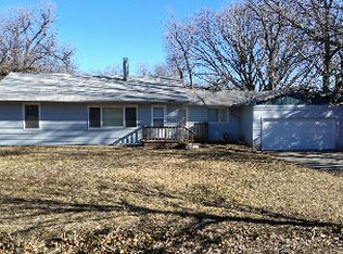 2704 Circle Rd, Manhattan, KS 66502