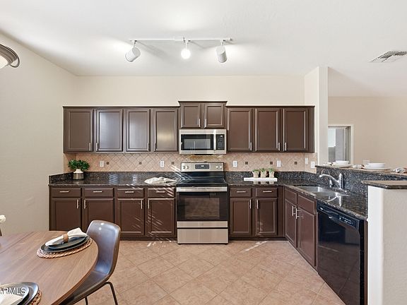 5th image of 832 E STOTTLER Drive