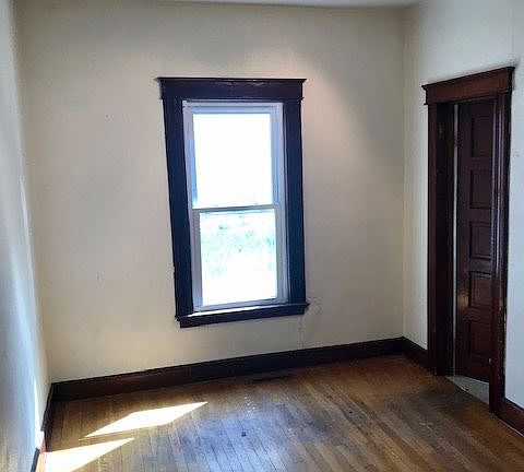 5th image of 10 Livingston St
