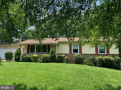 220 Hideaway Dr, Westminster, MD 21157