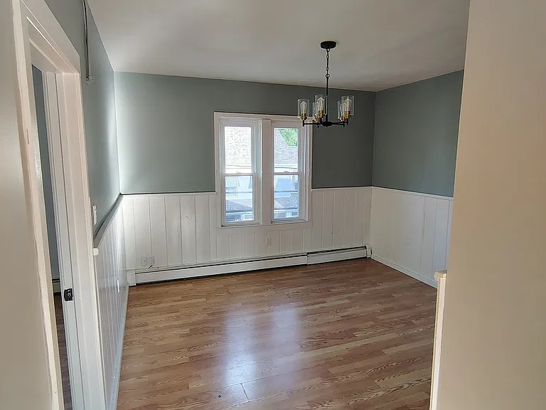 18 Scott Rd #2R — Photo 3