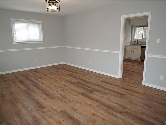 3rd image of 6225 Gatesgreen Dr