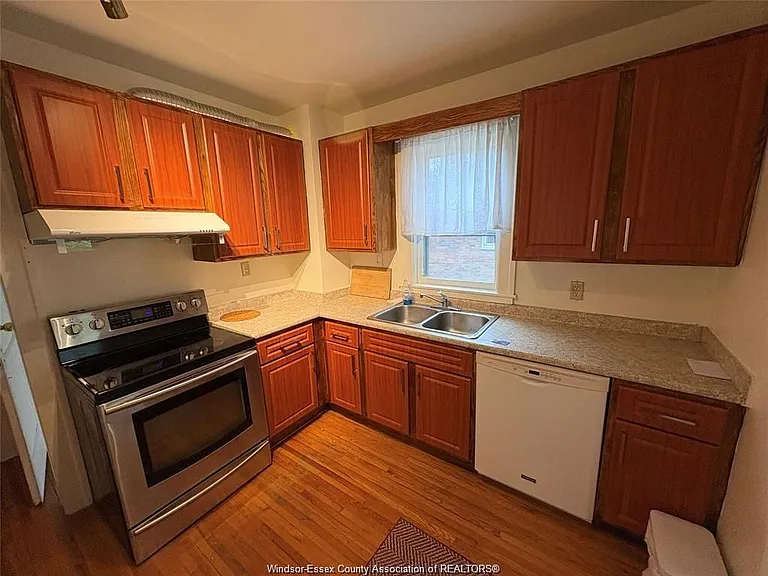 855 Edward Ave — Photo 15