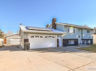 700 Neptune Dr, Idaho Falls, ID 83402