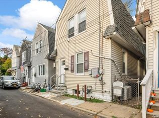 253 Court Pl, Cedarhurst, NY 11516