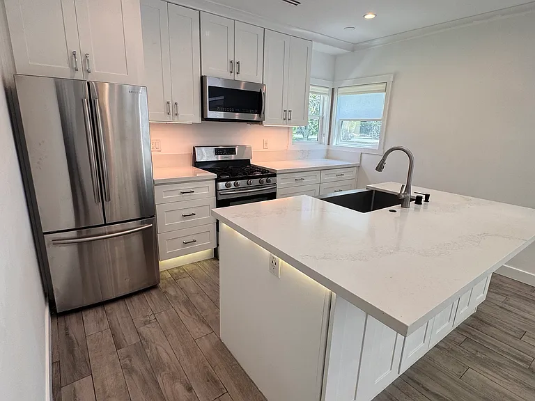 6526 San Vicente Blvd — Photo 6