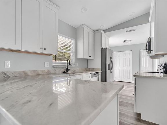 5th image of 5102 Carrollwood Meadows Dr