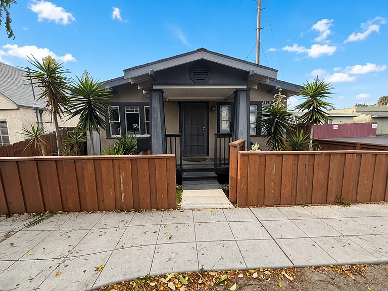 2320 Meade Ave — Photo 12