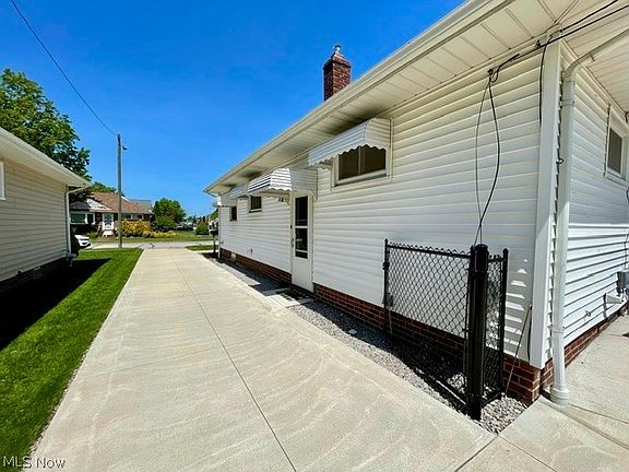 5th image of 28634 Forest Rd