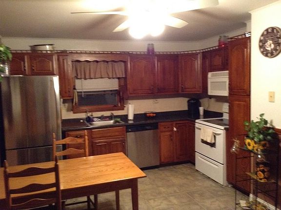 2nd image of 19 Lynn St