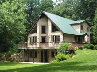 63 Kickapoo Valley Dr, Charleston, IL 61920