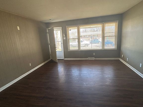 5th image of 9741 Wendell Dr