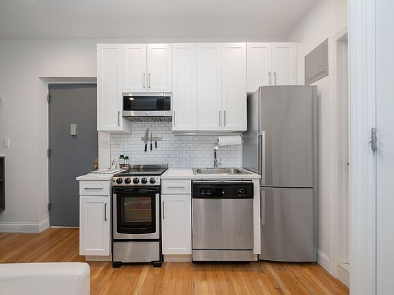 5th image of 128 W 13th St APT 21