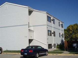 705 N 43rd St APT 105, Grand Forks, ND 58203