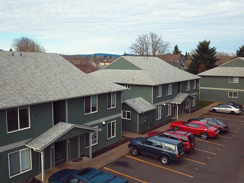 1289 SE Holman Ave #12