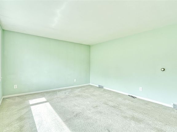 4th image of 82 Woolacott Rd