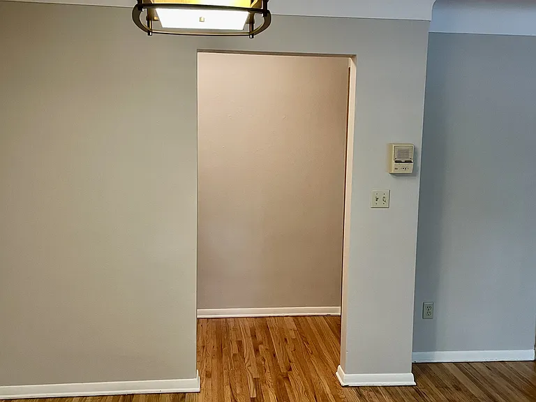 Snelling Avenue Apartments — Photo 12