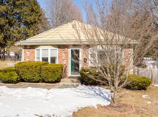 44 Hillcrest Dr, Portsmouth, NH 03801