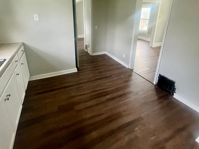 1621 Ohio Ave NE — Photo 8