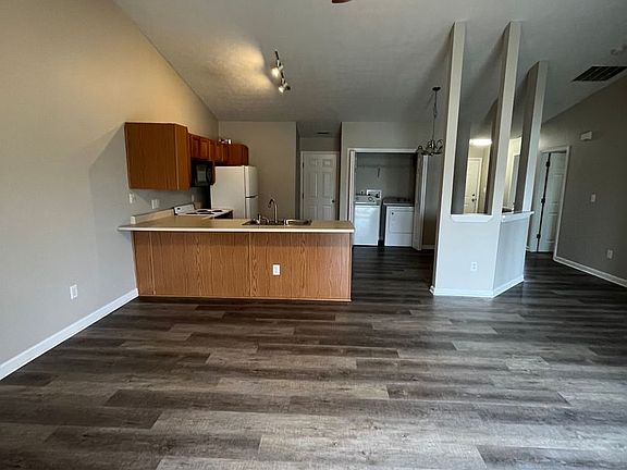 2nd image of 419-4212 Vineyards Ct #421