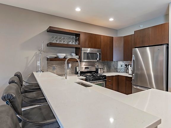 5th image of 3010 Yarmouth Greenway Dr APT 105