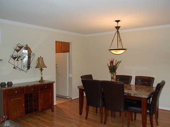 4th image of 31 Big Acre Sq