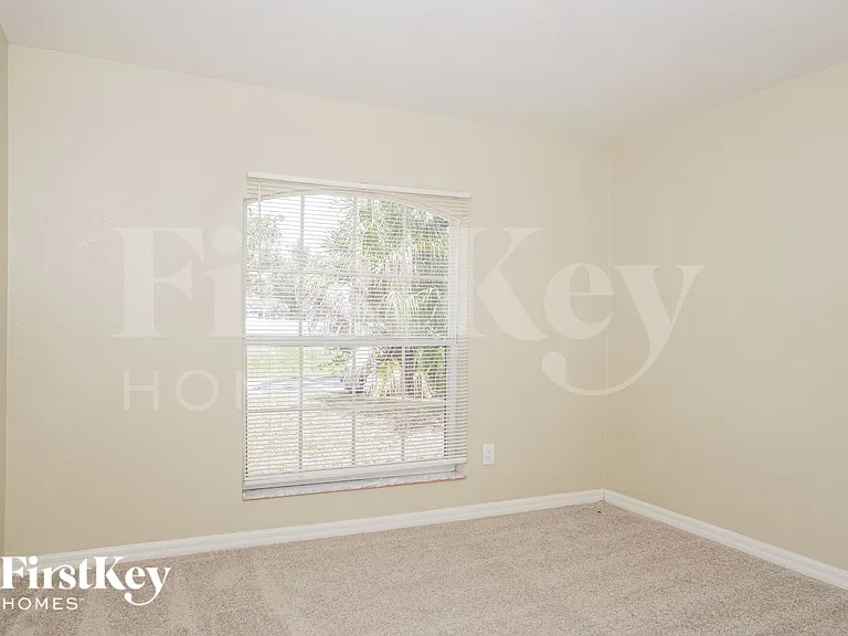 2476 Parrot St — Photo 16