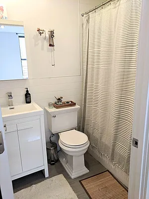 Rented by Highline Residential | media 32