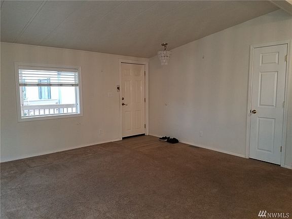 5th image of 3611 I St NE Unit 283