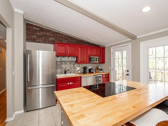 3rd image of 1177 Hickorylake Dr
