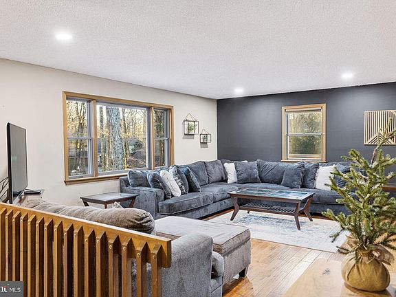 2nd image of 49 Forest Dr