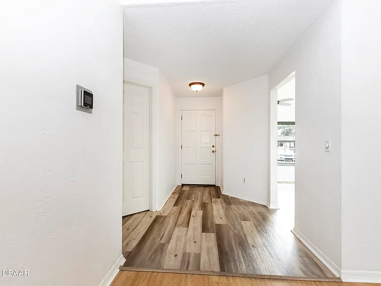 145 Riverwalk Ct — Photo 7
