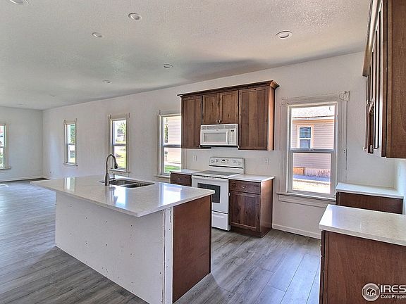 2nd image of 215 11th St