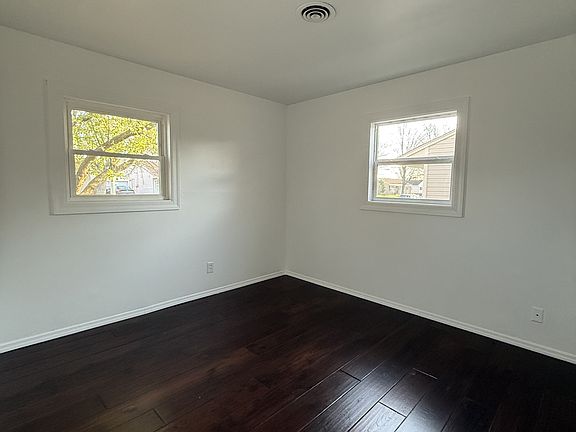 5th image of 2600 Bingham Ave