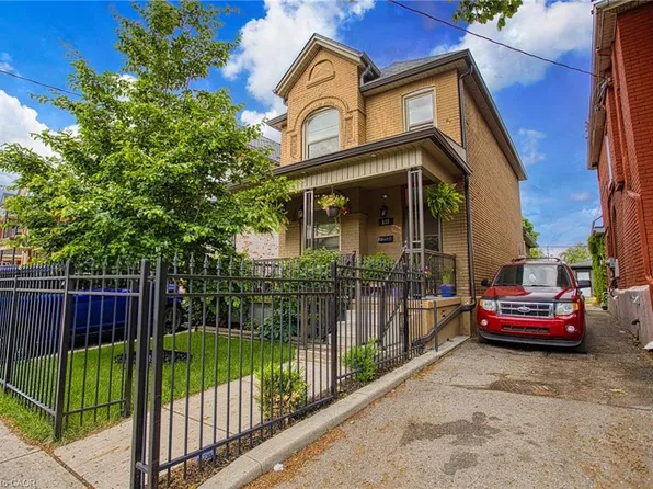 137 Wentworth St N, Hamilton, ON L8L 5V6