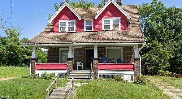 1st image of 24 E Evergreen Ave