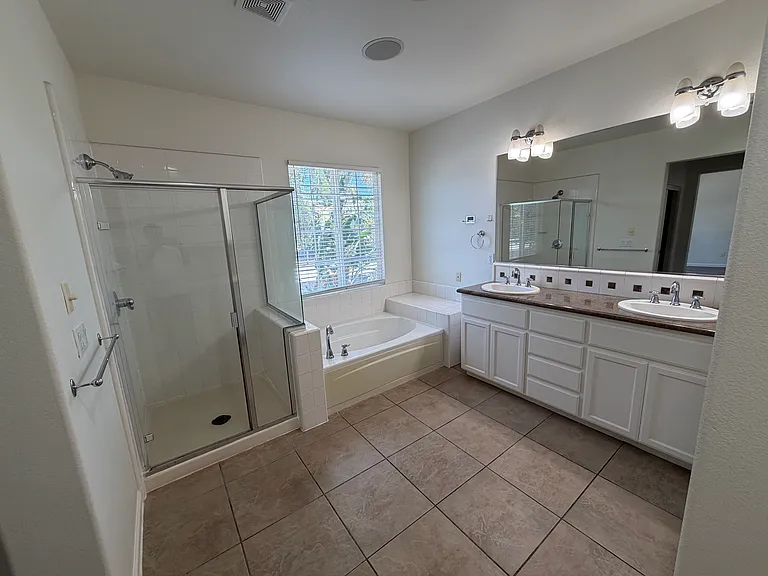 2025 Bright Willow Cir — Photo 12