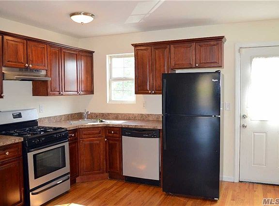 3rd image of 16206 104th St
