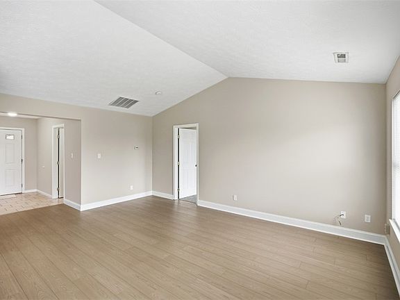 5th image of 275 Keswick Dr