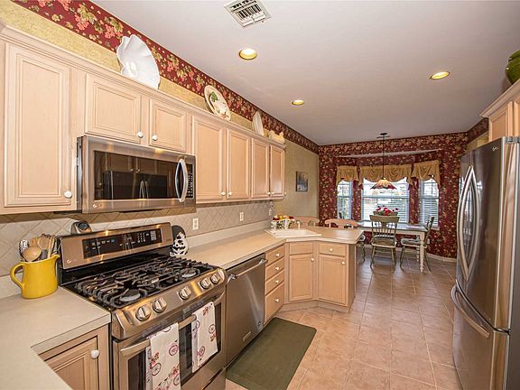 2nd image of 128 Willow Wood Dr