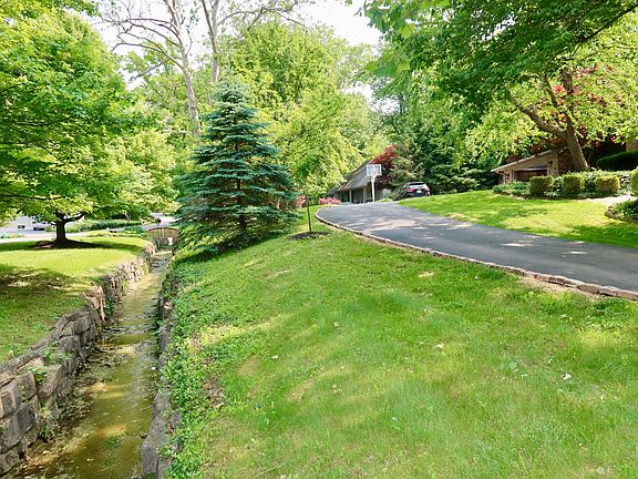 4th image of 6519 Creekside Ln