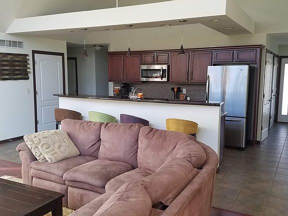 4th image of 102 Grand Ave